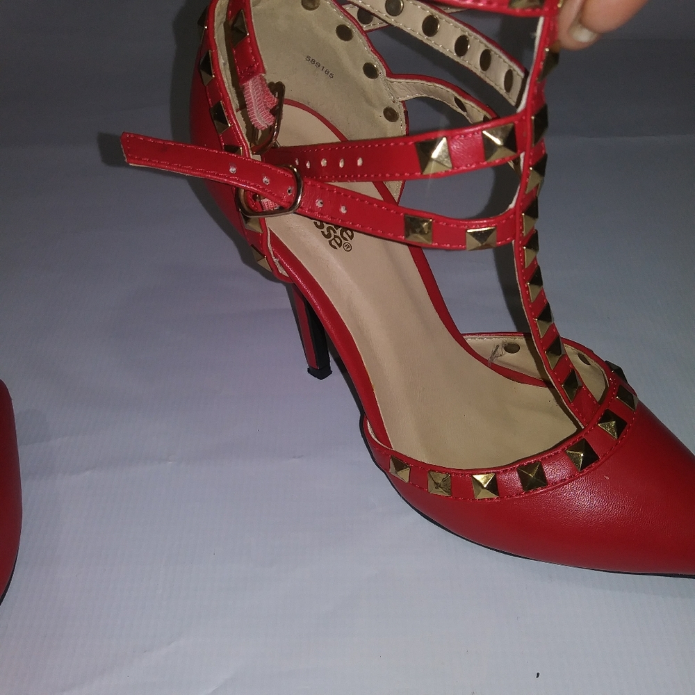 Red 👠 - Picture 3 of 5